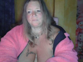 lady-vamp webcam model stream image