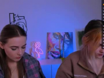 aria_moo webcam model stream image