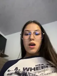 astrid_ webcam stripchat model stream image