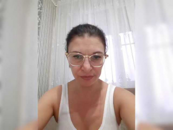 IriskaMai webcam model stream image
