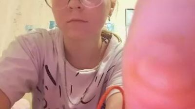 AzaleeKanz webcam model stream image