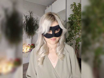 LOVEMENOW webcam model stream image