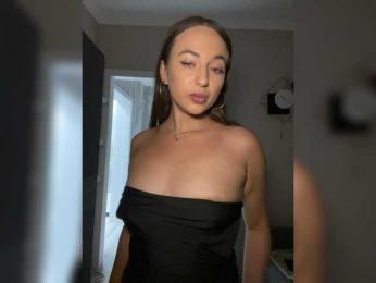 Alisaa-00 webcam model stream image
