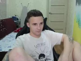 golden_boyyy21 webcam model stream image