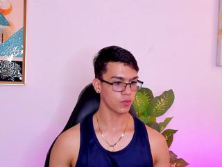 David William webcam flirt4free model stream image