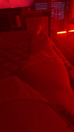 leahtop webcam model stream image