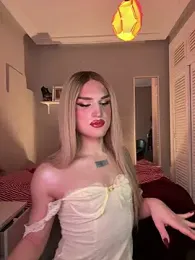 Crystal_________ webcam stripchat model stream image