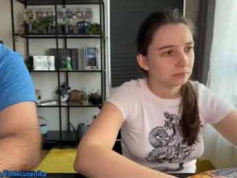 two_0f_us webcam model stream image