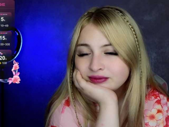 BlondeBond webcam model stream image