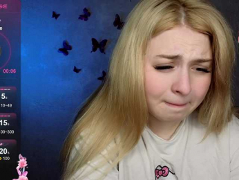 BlondeBond webcam model stream image