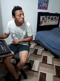 yournaughtyandsexyprinces webcam model stream image