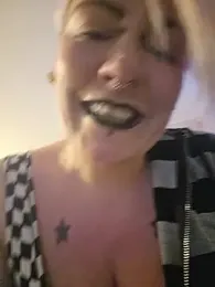 PinkTheHawk webcam model stream image