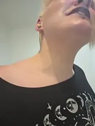 PinkTheHawk webcam model stream image