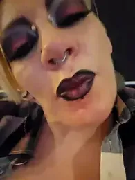 PinkTheHawk webcam model stream image