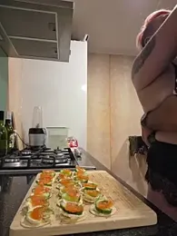 PinkTheHawk webcam model stream image