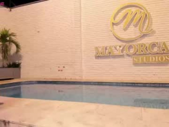 maxim_walker webcam model stream image