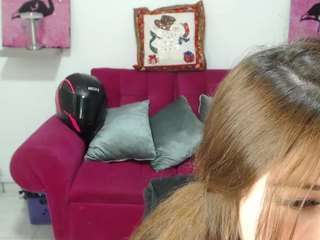 scarlet-redhead webcam model stream image