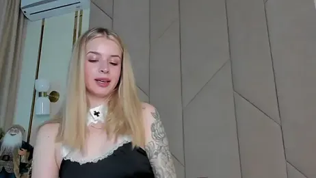 Touch_me webcam stripchat model stream image