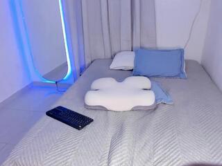 Ashley Hillss webcam model stream image