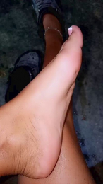 Scarlett_pee webcam model stream image