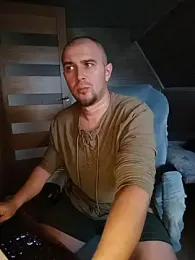 Foxyshaved webcam stripchat model stream image
