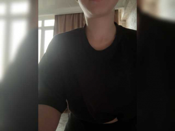 ZzzMonika webcam model stream image