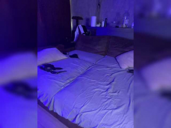 Redfoxygirl webcam model stream image
