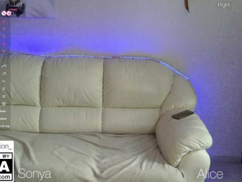 2PrettyGirls webcam model stream image