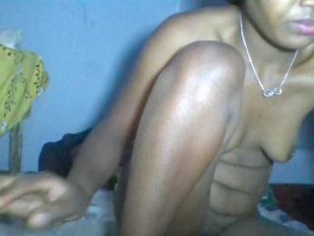Rema-2 webcam bongacams model stream image