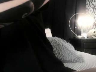 adeelinee webcam model stream image