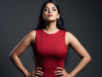 AparaLuxe webcam livejasmin model stream image