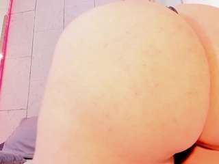 maralinette-22 webcam model stream image