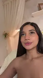 AlessiaVallmont webcam model stream image