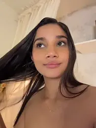 AlessiaVallmont webcam model stream image