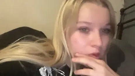 xoxokayy18 webcam model stream image