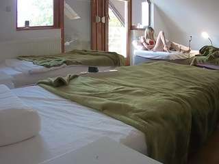 voyeurcam-julmodels-bed-2 webcam model stream image