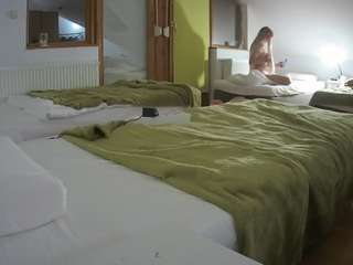 voyeurcam-julmodels-bed-2 webcam model stream image