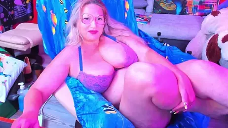 YOUR_MATURE_FANTASY webcam stripchat model stream image