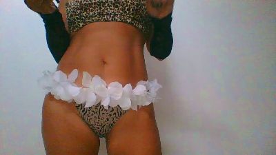 LauMarilu webcam model stream image