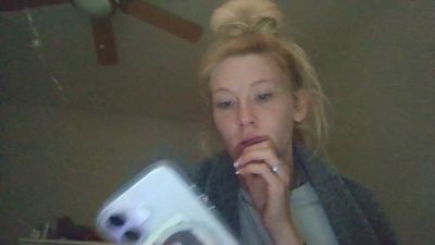 Emwarr1998 webcam model stream image
