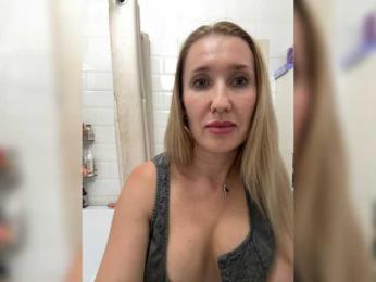 FreyaGreen webcam bongacams model stream image