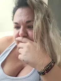 MikyVesela webcam model stream image