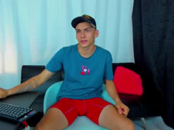 max_wild02 webcam model stream image
