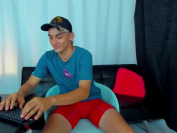 max_wild02 webcam model stream image