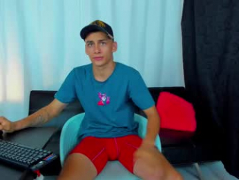 max_wild02 webcam model stream image