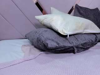 naommysexy webcam model stream image