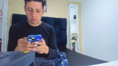 MaxAndLucas webcam model stream image