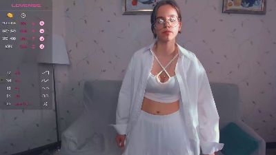 LynneCrust webcam model stream image