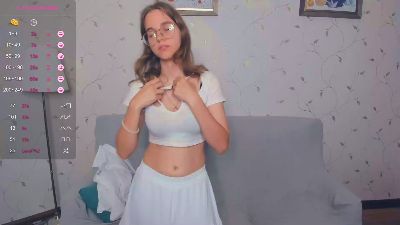 LynneCrust webcam model stream image