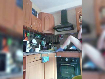 LizaCakes webcam model stream image